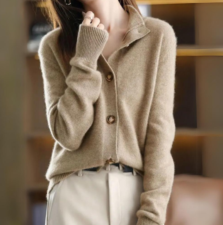 Neva™ - Cardigan chic in lana morbida con collo
