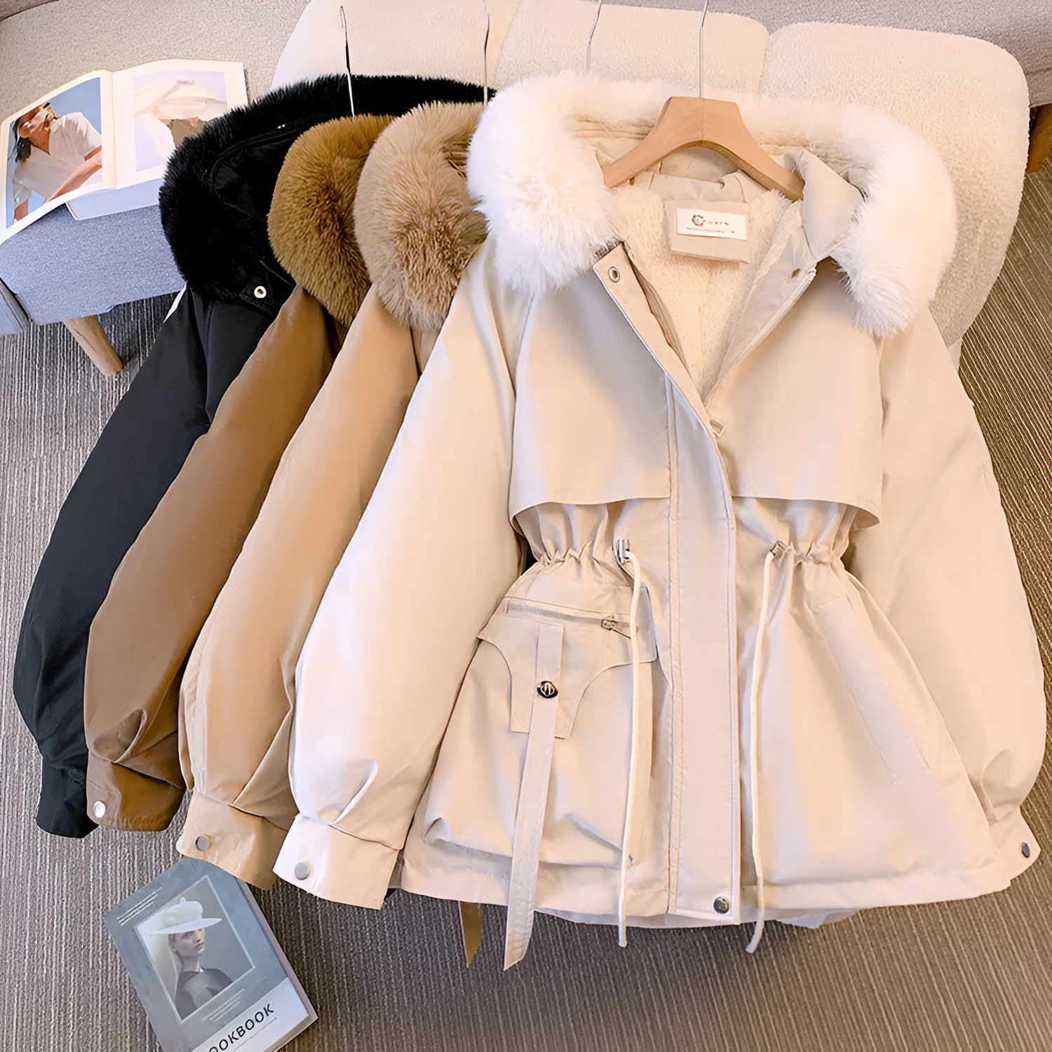Vittoria™ – Parka corto con cappuccio e pelliccia sintetica