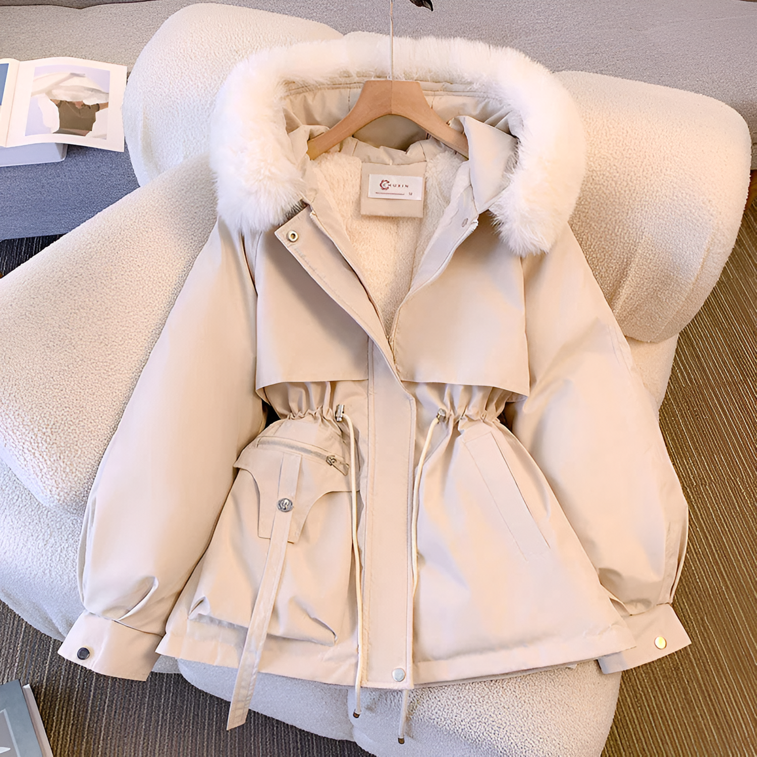 Vittoria™ – Parka corto con cappuccio e pelliccia sintetica